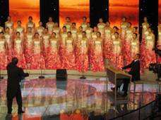 雙排鍵電子琴亮相“第十四屆CCTV青年歌手電視大獎賽”合唱比賽現場