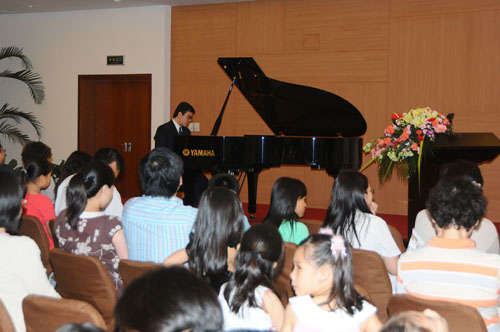 仁恒河濱城會所舉行“肖邦之夜鋼琴獨奏音樂會”