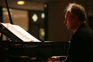 外灘18號“璦之樂”雙鋼琴新年音樂會報道 