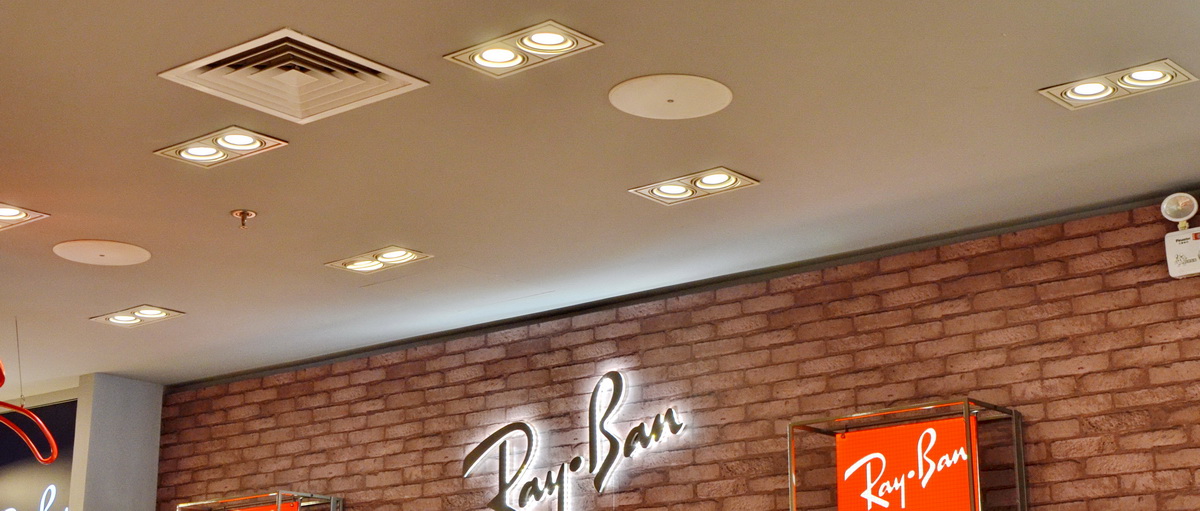 Ray?Ban 宏伊國際廣場店——雅馬哈 CIS 商用安裝系統的經典應用