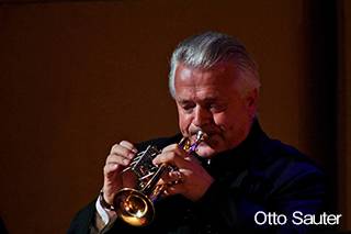 墨西哥 Ten Of The Best 音樂會——小號樂團演出中的 PM5D 數字調音臺