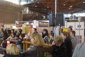 法國 GL Events 會展公司——知名會展公司投資購買DXR系列有源音箱