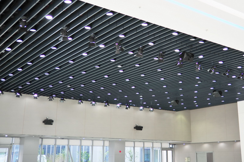 上海大眾汽車有限公司新展示廳——固定安裝系統中的DXR系列有源音箱