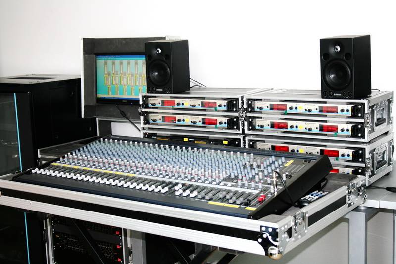 上海大眾汽車有限公司新展示廳——固定安裝系統中的DXR系列有源音箱