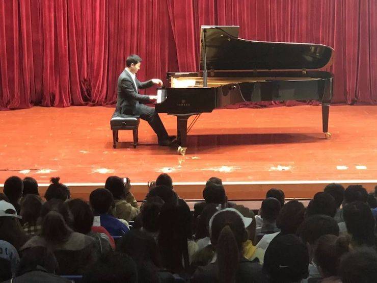 呼和浩特民族學院