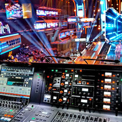 天貓雙11狂歡晚會(huì)現(xiàn)場(chǎng)的RIVAGE PM10數(shù)字混音系統(tǒng)