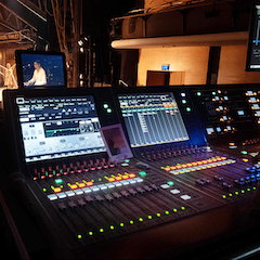 雅馬哈RIVAGEPM10在Urinetown中發揮重要作用